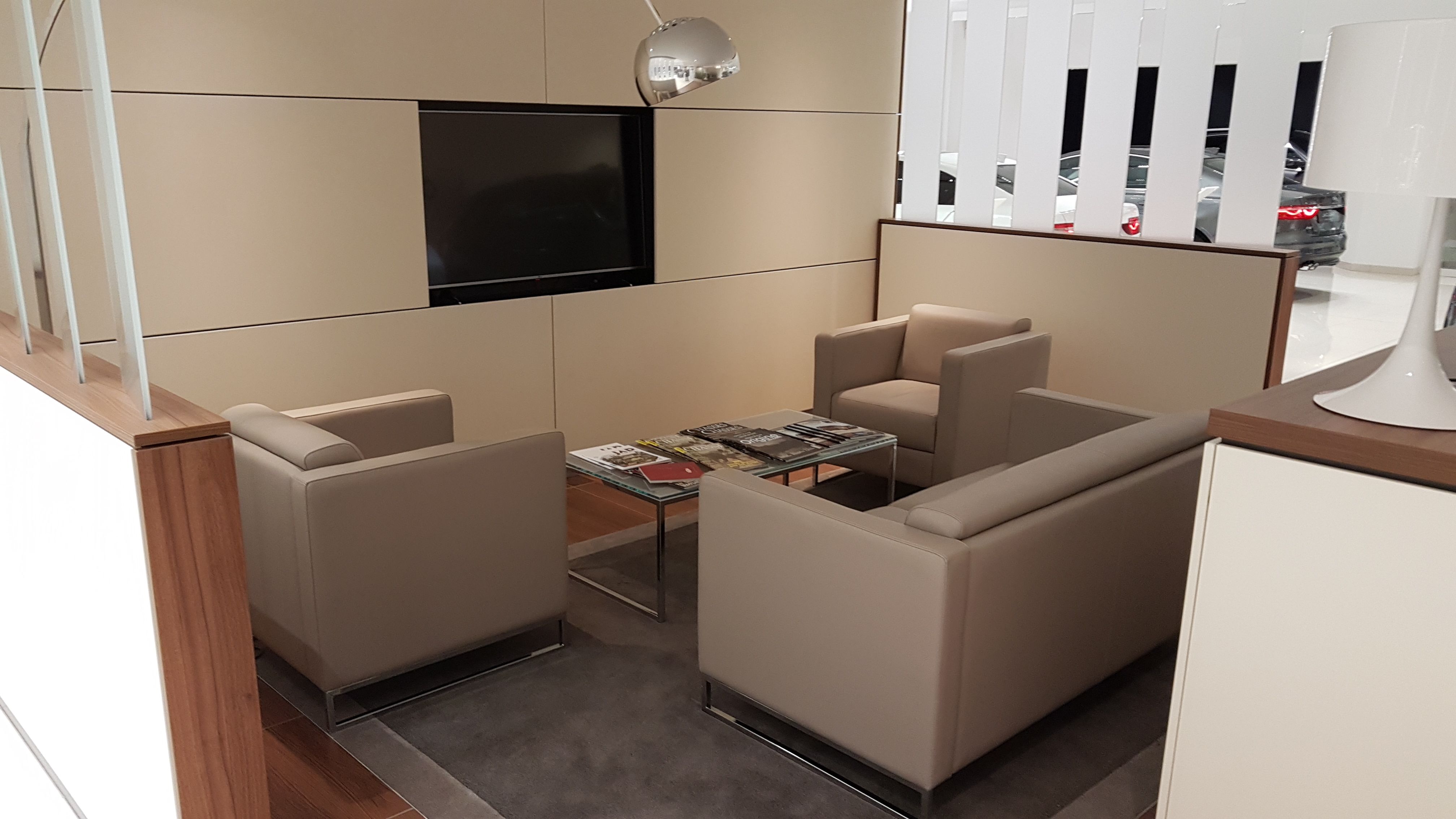 contenu/references/Concession automobile/03orleans/2017-02-10 19.25.59.jpg